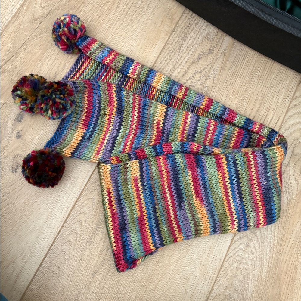 Colorful chinky knit scarf